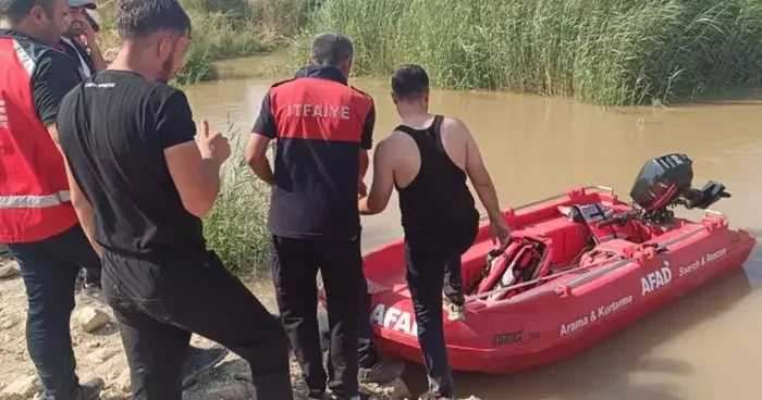Kezer Çayı nda akıntıya kapılan 3 çocuktan 2 si kurtarıldı