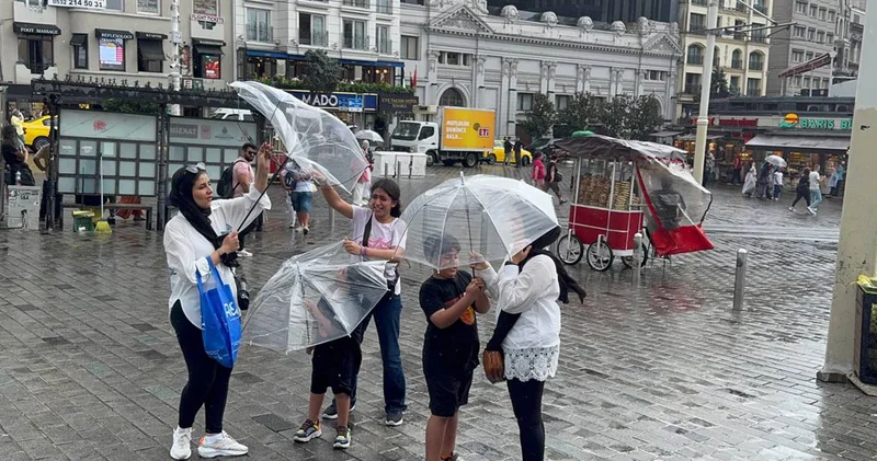İstanbullu güne sağanak yağışla uyandı!