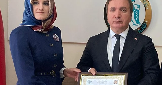 Vali Aydoğdu dan, öğrencisi için burs isteyen öğretmene başarı belgesi Erzincan Haberleri