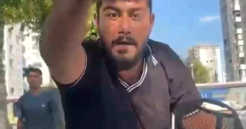 Trafikte korku dolu anlar! Cam silme bahanesiyle sürücülere kabusu yaşattı