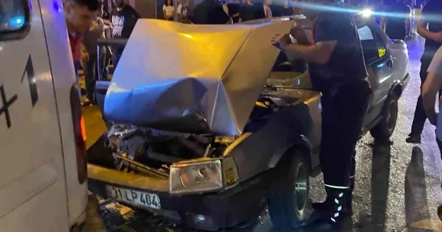Pikapla çarpışan otomobil hurdaya döndü: Dört yaralı Hatay Haberleri