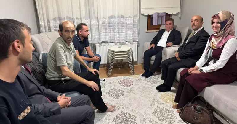 Vali Aydoğdu dan Kübra Öğretmene Ödül