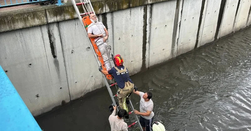 Bakırköy de su kanalına düşerek yaralanan kişi kurtarıldı Sözcü Gazetesi