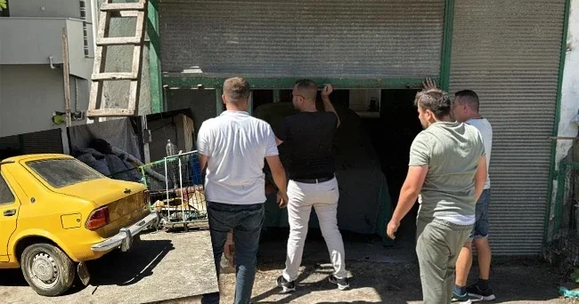 44 yıldır garajda kalan otomobil 15 bin euroya satıldı! Türkiye de tek, Avrupa da yok Bu kadar orijinal olduğunu ben de düşünmüyordum