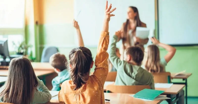 Okul kaydında zorunlu bağış isteyeni bildirin