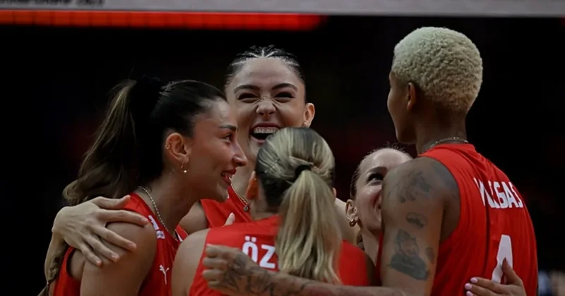 A Milli Voleybol Takımı nın rakibi Japonya! Filenin Sultanları final için parkede...