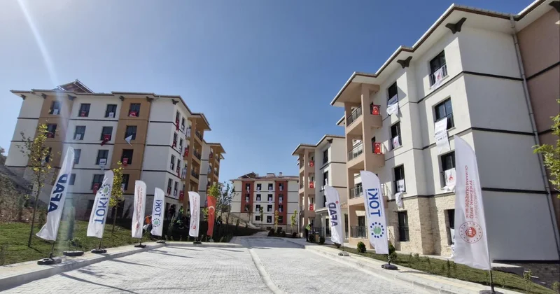 Hatay da 16 bin 993 deprem konutu ile 1355 iş yerinin daha hak sahibi belirlendi
