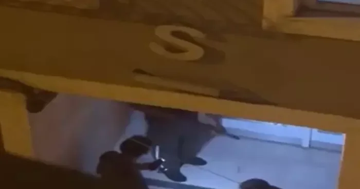Kağıthane de korkutan görüntüler: Pompalıyla poz verdiler!