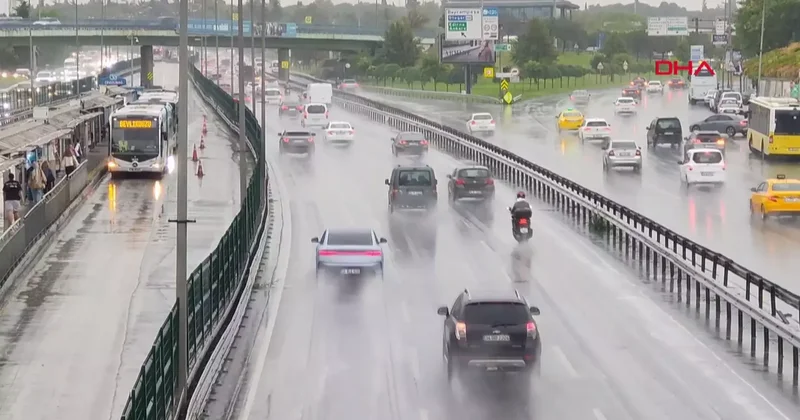 İstanbul da yağmur etkili oluyor