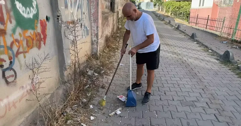 Avcılar ile Esenyurt sınırında sahipsiz kalan sokakta temizlik tepkisi