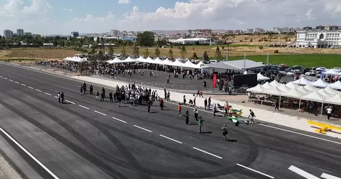 Kıbrıs çıkartması kahramanı Cengiz Topel in ismini taşıyan İHA ve model uçak pisti törenle açıldı