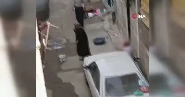 Gaziantep te dehşete düşüren görüntüler: Annesini tekmeledi, ağabeyini defalarca bıçaklayarak öldürdü