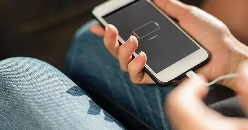 Telefonlarda pil ömrünü yüzde 40 azaltan gizli özellik: Hemen kapatın Sözcü Gazetesi