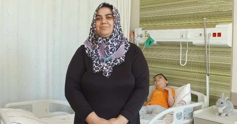 Doğumda beyin felci yaşayan 3 çocuğuna umutla bakıyor