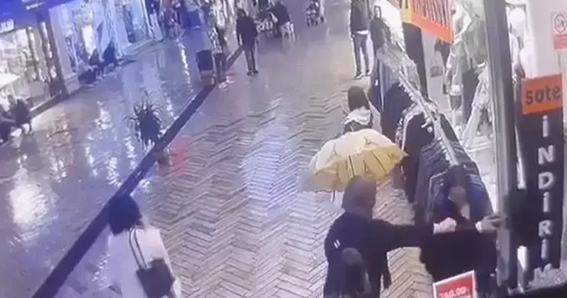 Üniversiteli kızın eteğini tutarak tepki gösterip darbeden kadın, adli kontrolle serbest