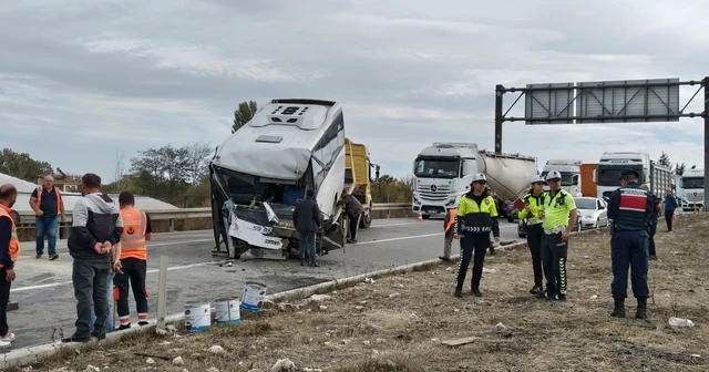 Tekirdağ da 3 aracın karıştığı kazada 3 sürücü yaralandı Tekirdağ Haberleri