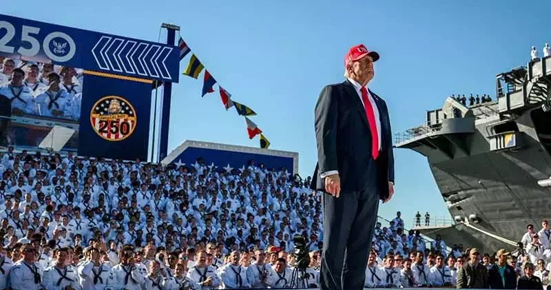 Trump, ABD donanmasının kuruluşunun 250 nci yıl dönümü törenine katıldı