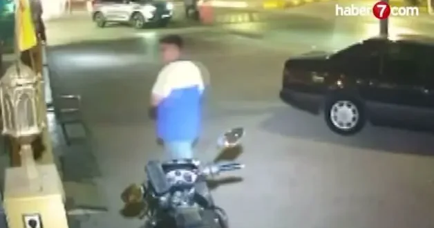 Pastaneye pimi çekilmemiş el bombası attığı anların görüntüsü ortaya çıktı