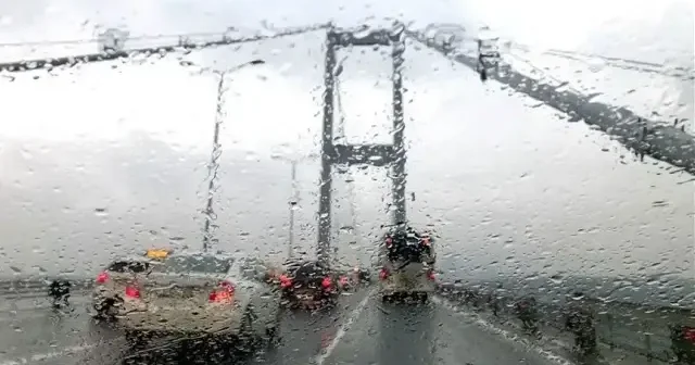 İstanbul’da yarın hava nasıl olacak yağış var mı? AKOM saat kaçta kuvvetli sağanak uyarısı yaptı? Son Dakika Haberleri