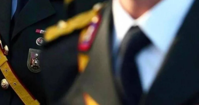 Tuzla Piyade Okulu ndaki Atatürk rozeti tartışması: Disiplin sistemi siyasi veya ideolojik saiklerle mi işletilmektedir?