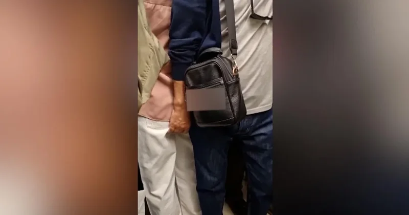 Metroda mide bulandıran anlar: Genç kızı taciz etti! Sözcü Gazetesi