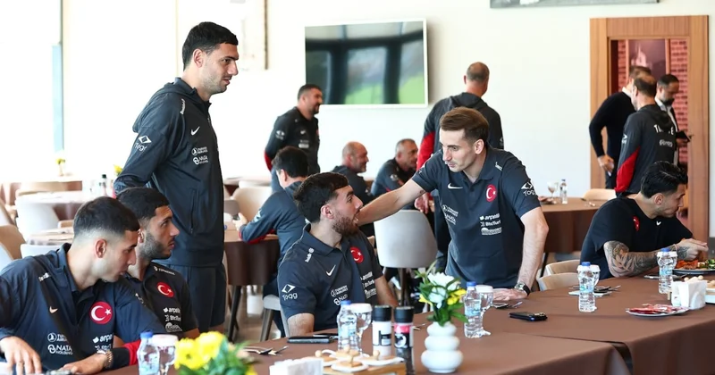 Üç futbolcu Milli Takım kampına geç katılacak Sözcü Gazetesi