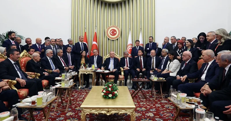 DEM Parti den fotoğraf eleştirilerine yanıt Sözcü Gazetesi