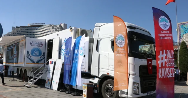 Kayseri de Mobil Dijital Gençlik Merkezi açıldı Kayseri Haberleri