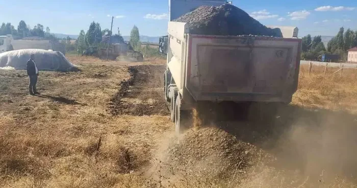 Muş’ta stabilize yol çalışmaları sürüyor