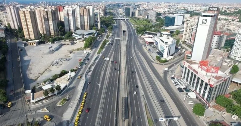 Trafik son dakika: İstanbul da yollar boş kaldı! Yoğunluk: % 6 oldu!