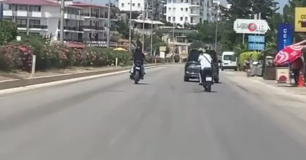 Motosikletli magandalar trafik kurallarını ihlal etti
