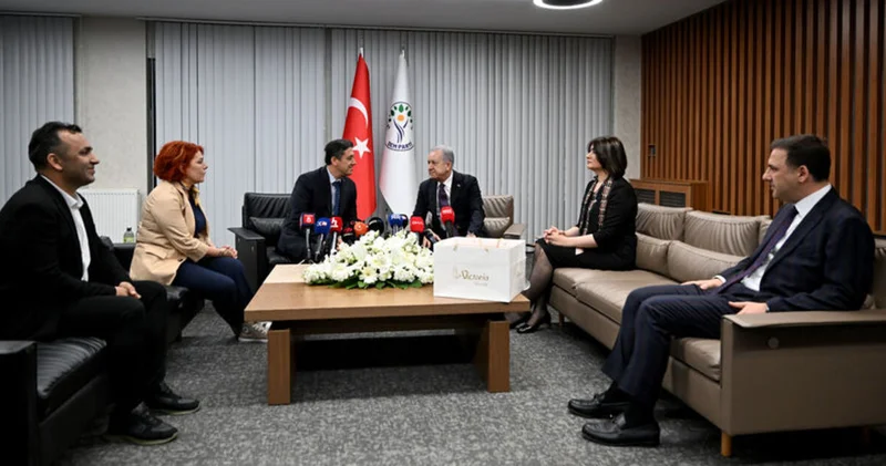 Son dakika: Partiler arası bayramlaşma trafiği devam ediyor Son dakika haberleri