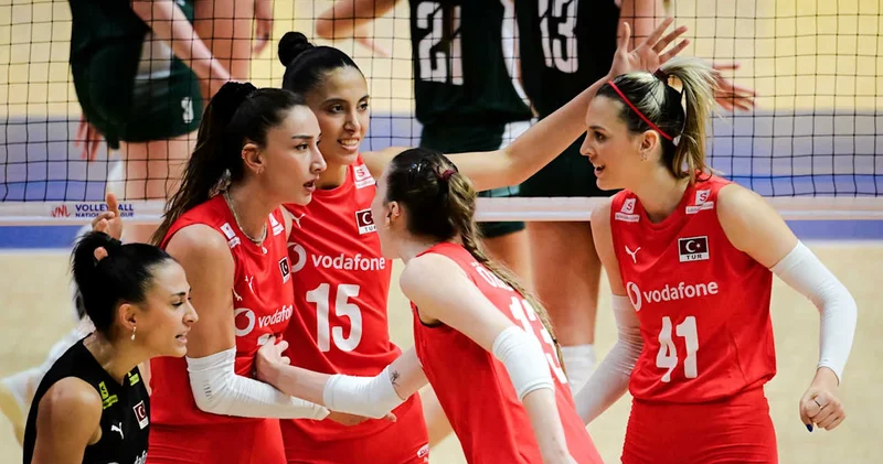 Filenin Sultanları, Milletler Ligi nde gaz kesmeden devam ediyor! Polonya final setinde yıkıldı