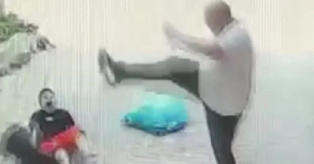 Ataşehir de korku dolu anlar: Putbull cinsi köpek küçük çocuğa dakikalarca saldırdı VİDEO İZLE