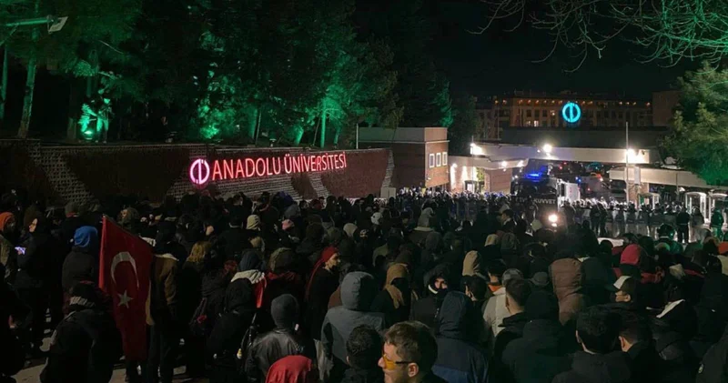 Anadolu Üniversitesi nden aylar sonra öğrencilere soruşturma: Rektörlüğü işgal girişimine öncülük etme iddiası