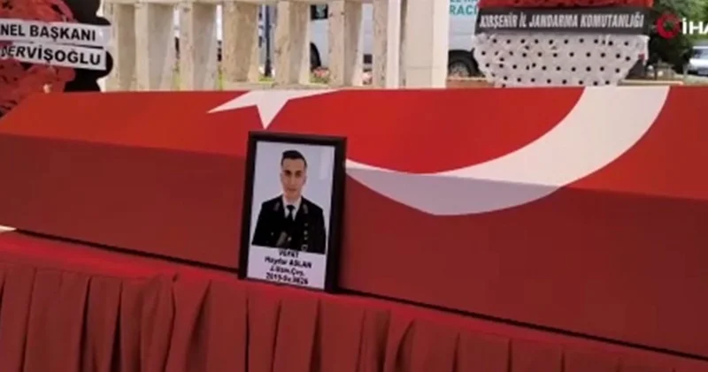Uzman çavuş ve eşi trafik kazasında hayatını kaybetti
