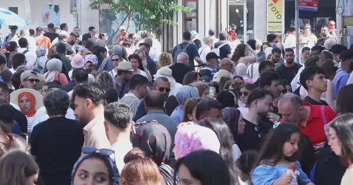 İstanbul da kalanlar oraya akın etti! Yürümek imkansız hale geldi: Nefes almakta zorlanıyoruz
