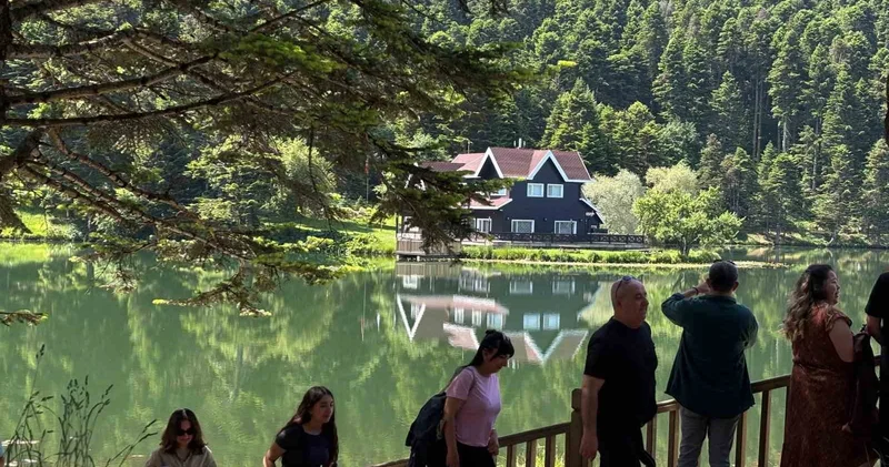 Gölcük Tabiat Parkı tatilcilerin akınına uğradı: Doğası, enerjisi harika