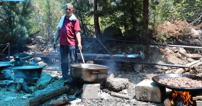 Adana’nın dağ köyünde 89 yıllık bayram geleneği