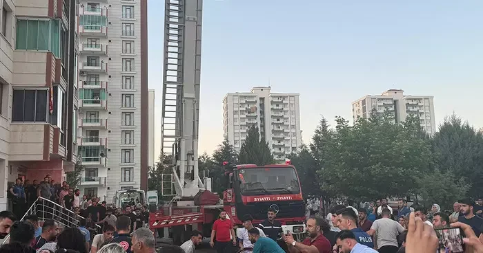 Diyarbakır daki yangınla ilgili akılalmaz iddialar! Yüzlerce insanın söylemesine rağmen...