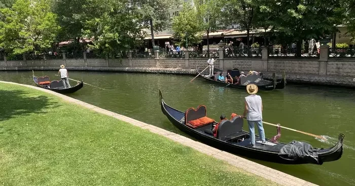 Bayramda Eskişehir e gelen turistler gondol seferlerini yoğunlaştırdı