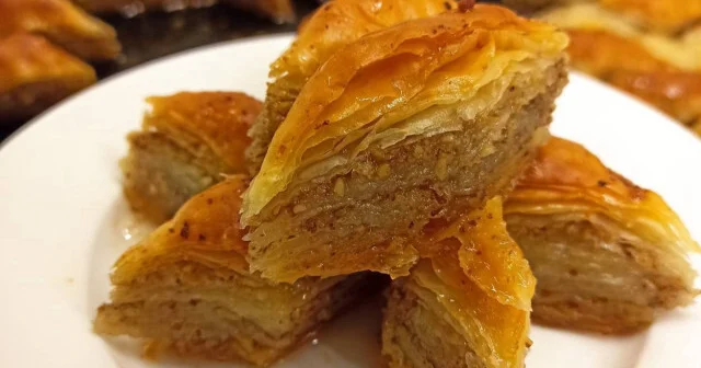 Baklava tarifi: Ev yapımı baklava nasıl yapılır, baklava şerbetinin kıvamı, malzemeleri, ölçüsü Yemek Tarifleri
