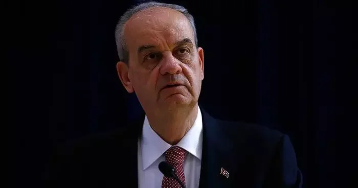 İlker Başbuğ’dan Hasan Akgün e destek! İBB operasyonlarında tutuklanmıştı