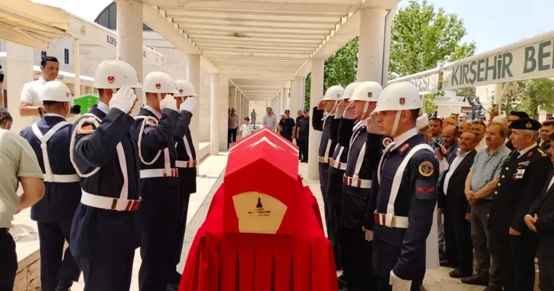 Düğün konvoyunda kaza: Uzman çavuş ve eşi hayatını kaybetti