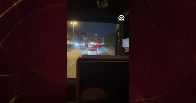 Sultangazi de otobüs şoförü ile otomobil sürücüsünün kavgası kamerada