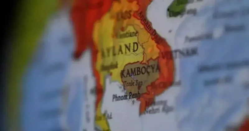 Tayland ve Kamboçya, tartışmalı sınırda asker takviyesi yapıyor