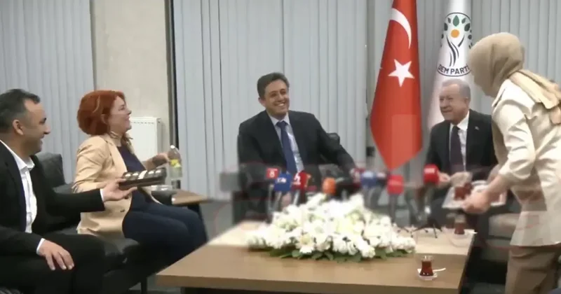 MHP DEM Parti bayramlaşmasına damga vuran çay şakası