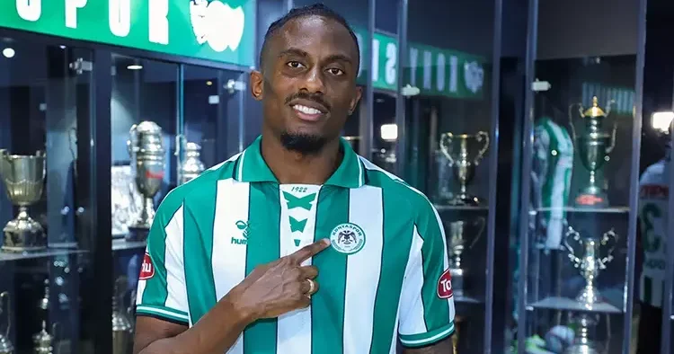 Konyaspor a Kongolu sol bek! 3 yıllık sözleşme imzalandı