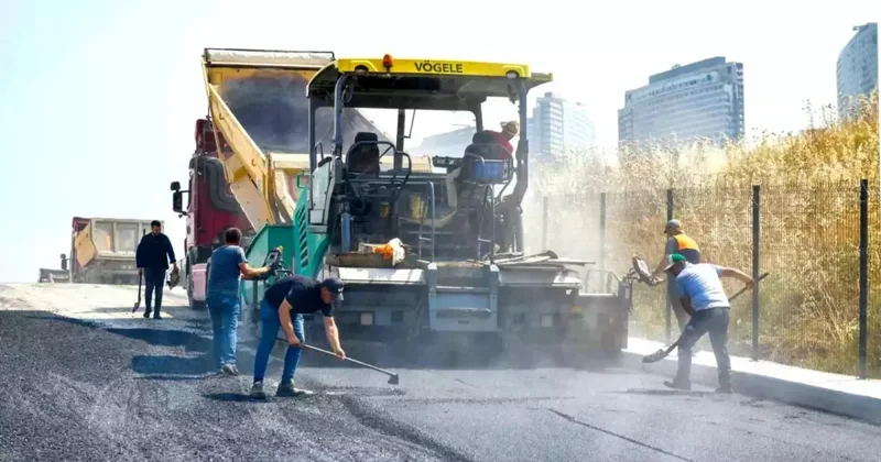 Esenyurt ta 8 ayda 27 bin ton asfalt ve 159 bin metrekare parke yol yapıldı