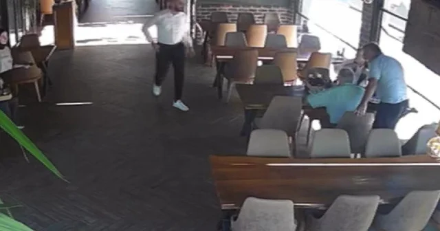 Sakarya daki bir restoranda garsonun uyguladığı Heimlich manevrası hayat kurtardı VİDEO İZLE